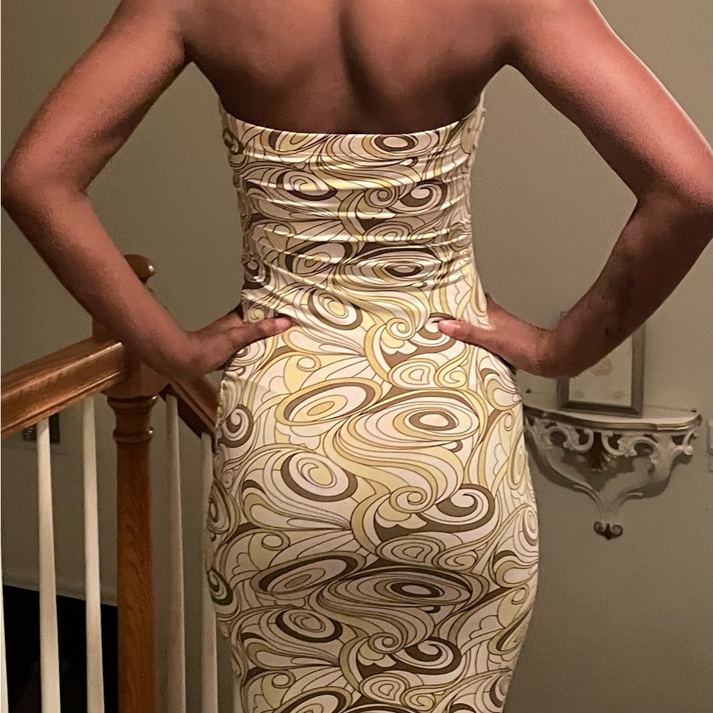 Abstract Patterned Strapless Dress - Picture 7 of 8